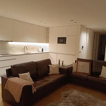3 M's Apartment *